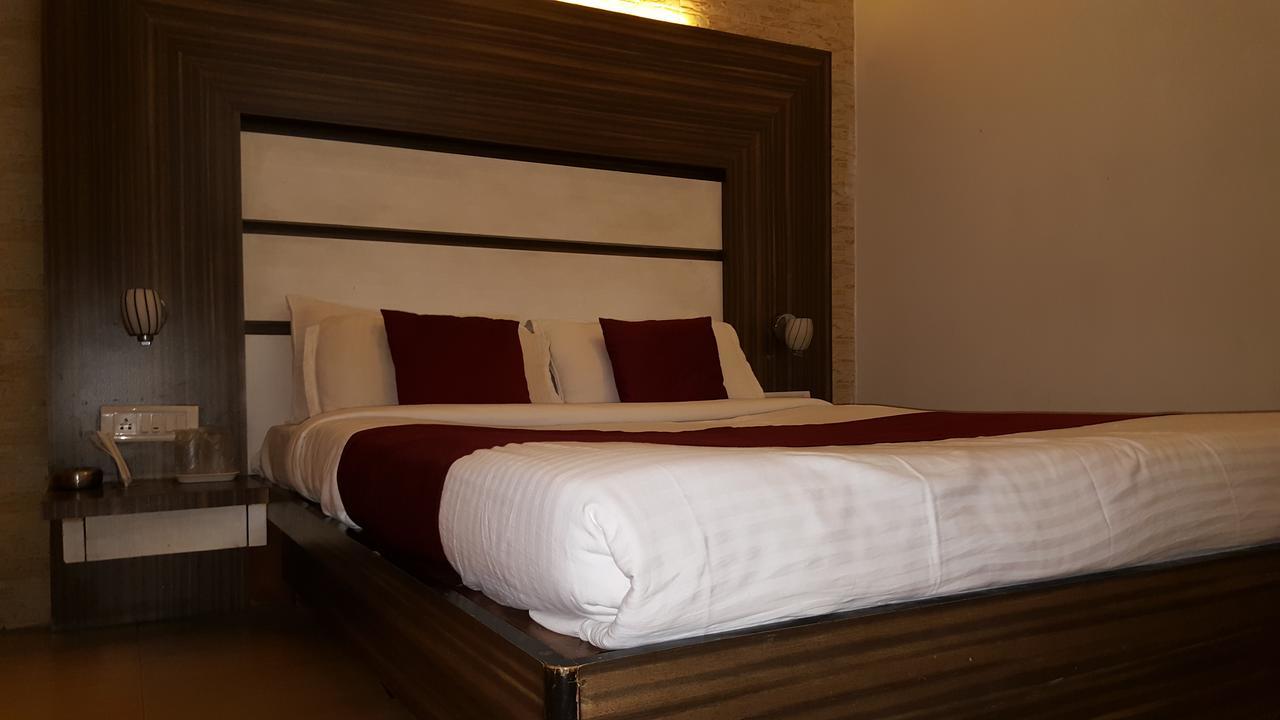 بانفيل Hotel Khandesh Residency المظهر الخارجي الصورة