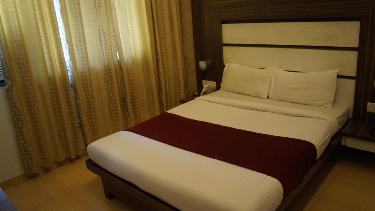 بانفيل Hotel Khandesh Residency المظهر الخارجي الصورة