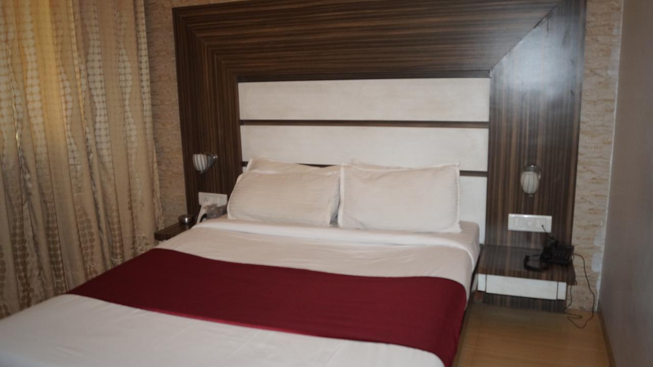 بانفيل Hotel Khandesh Residency المظهر الخارجي الصورة